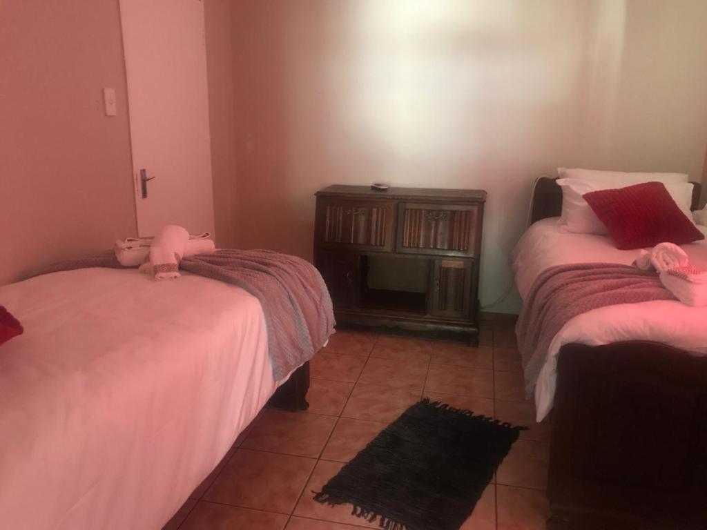 Urbanlife Keetmanshoop Accommodation Buitenkant foto