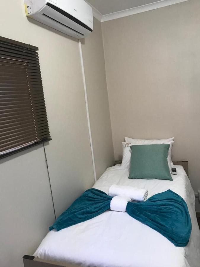 Urbanlife Keetmanshoop Accommodation Buitenkant foto