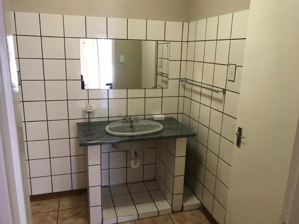Urbanlife Keetmanshoop Accommodation Buitenkant foto