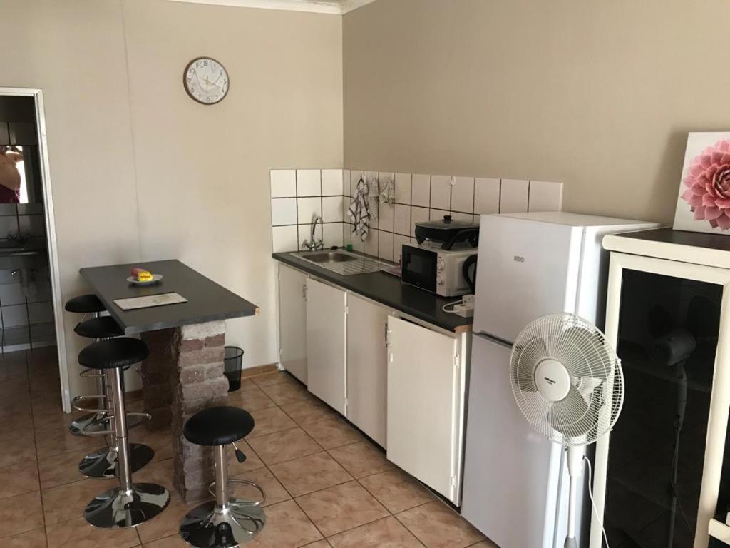 Urbanlife Keetmanshoop Accommodation Buitenkant foto