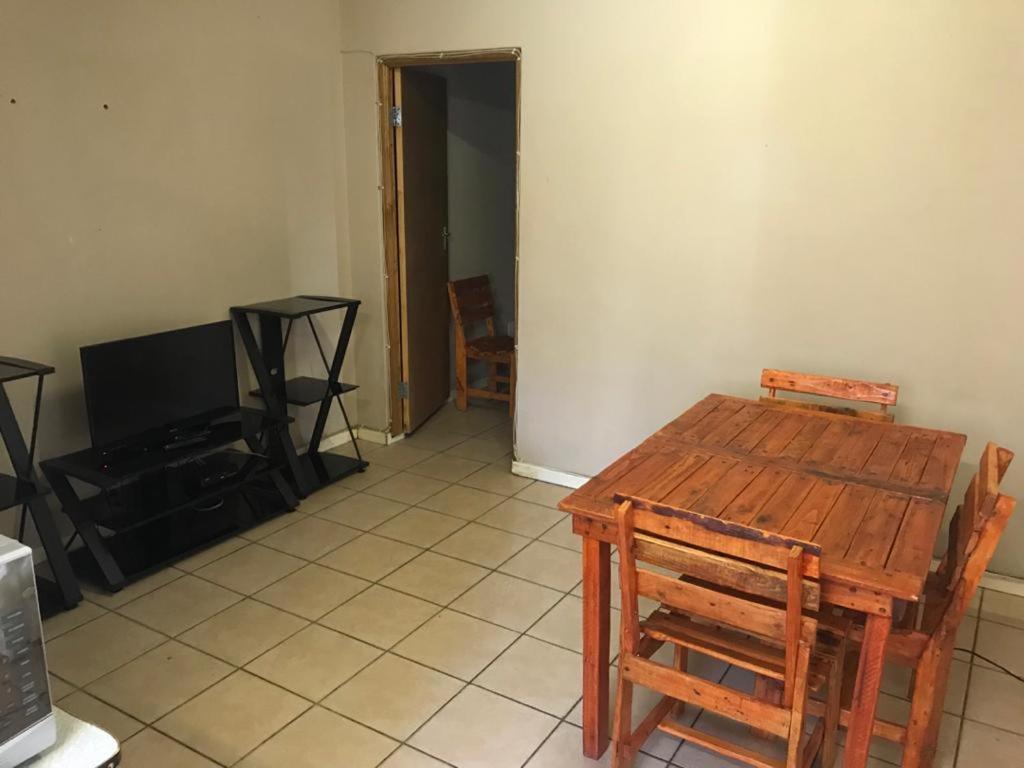 Urbanlife Keetmanshoop Accommodation Buitenkant foto